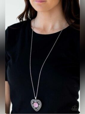 One Heart Pink Necklace